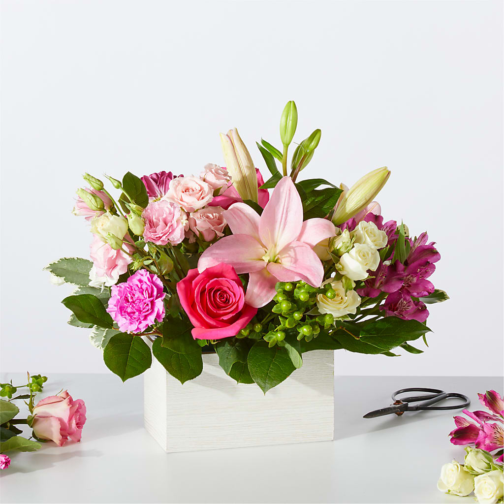 Sweetberry Box – A Florist Original – C & D FLORAL LTD, Pincher Creek AB