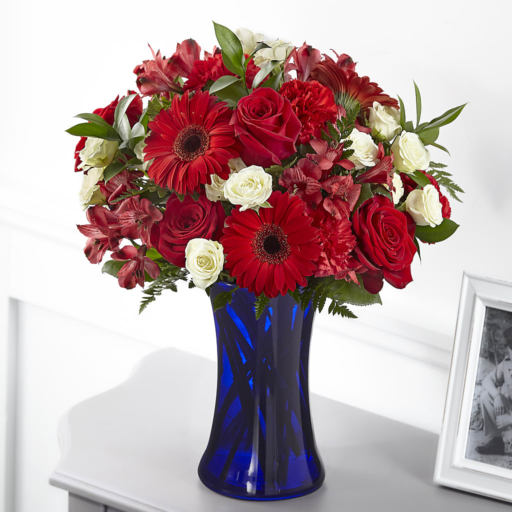 Hearts Embrace Bouquet – C & D FLORAL LTD, Pincher Creek AB