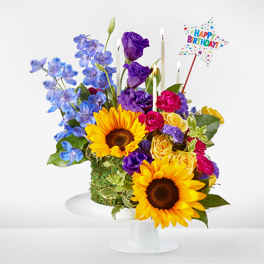 Star of the Day Floral Cake – C & D FLORAL LTD, Pincher Creek AB
