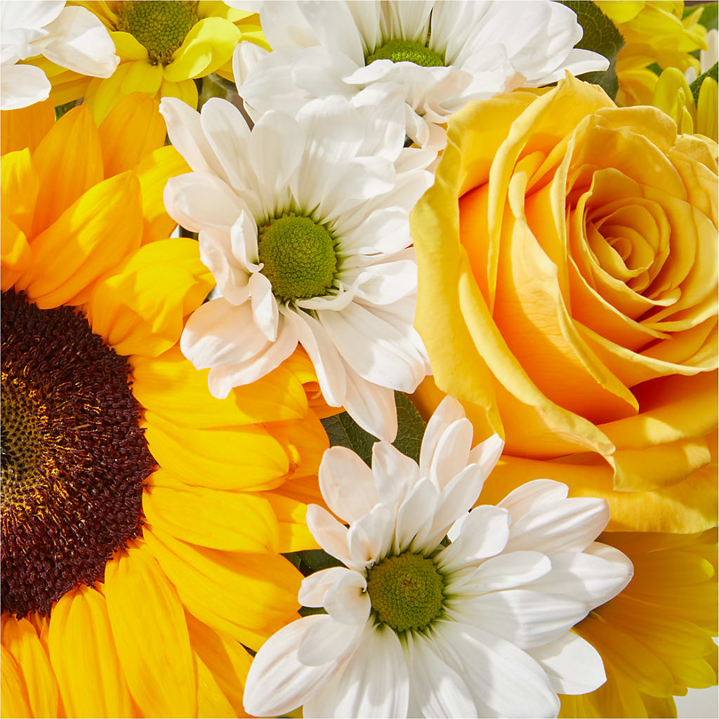 Be Happy Bouquet – C & D FLORAL LTD, Pincher Creek AB