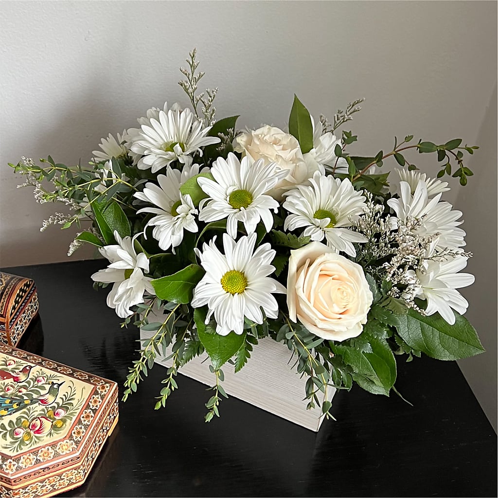 Fresh Linen Box Bouquet – C & D FLORAL LTD, Pincher Creek AB