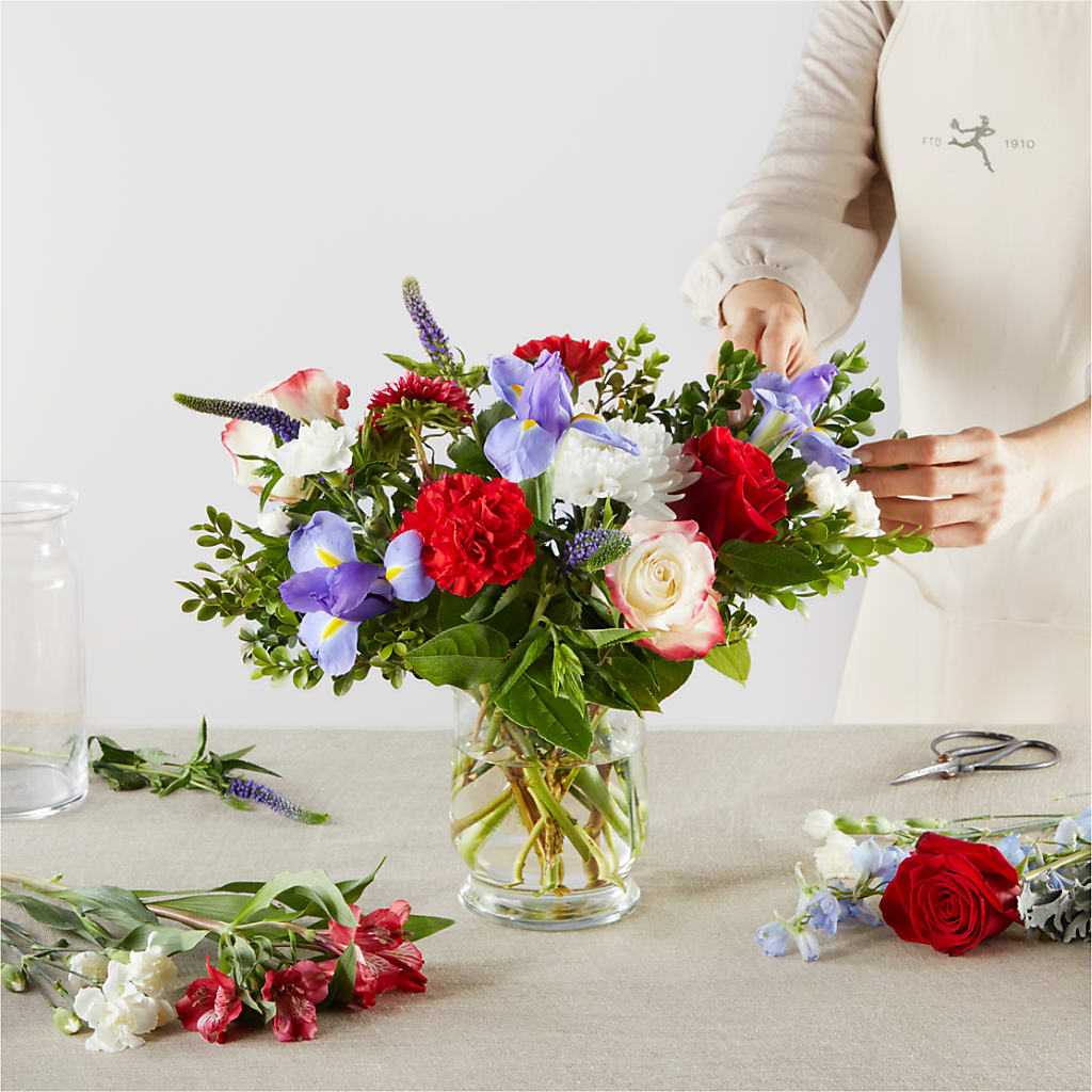 Star Spangled - A Florist Original – C & D FLORAL LTD, Pincher Creek AB