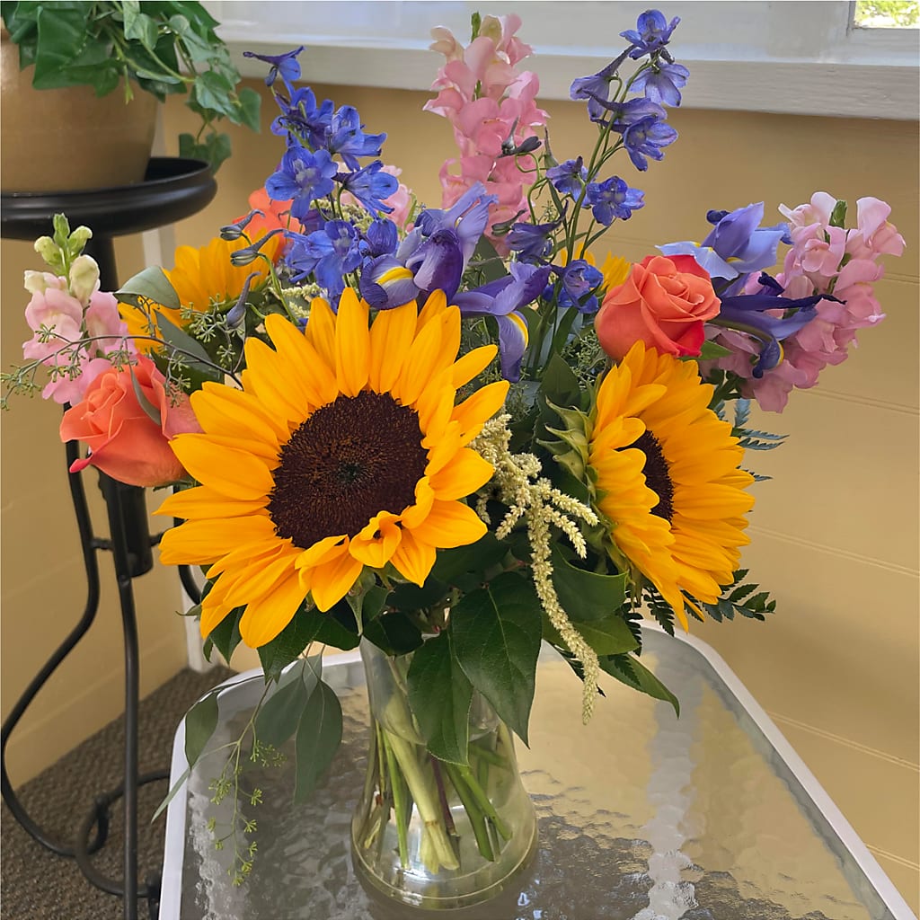 Rays of Life Bouquet – C & D FLORAL LTD, Pincher Creek AB