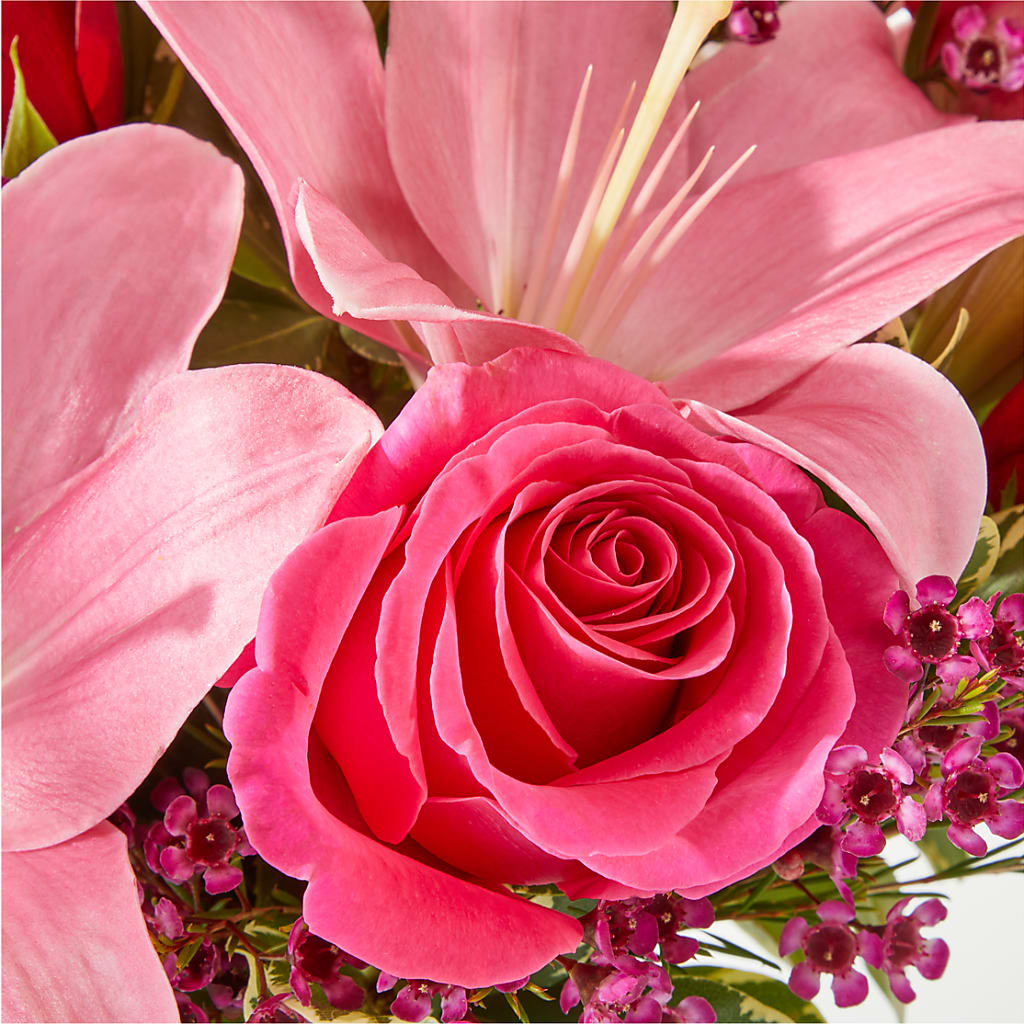 Lucky in Love Bouquet – C & D FLORAL LTD, Pincher Creek AB