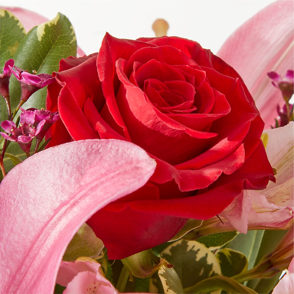 Lucky in Love Bouquet – C & D FLORAL LTD, Pincher Creek AB