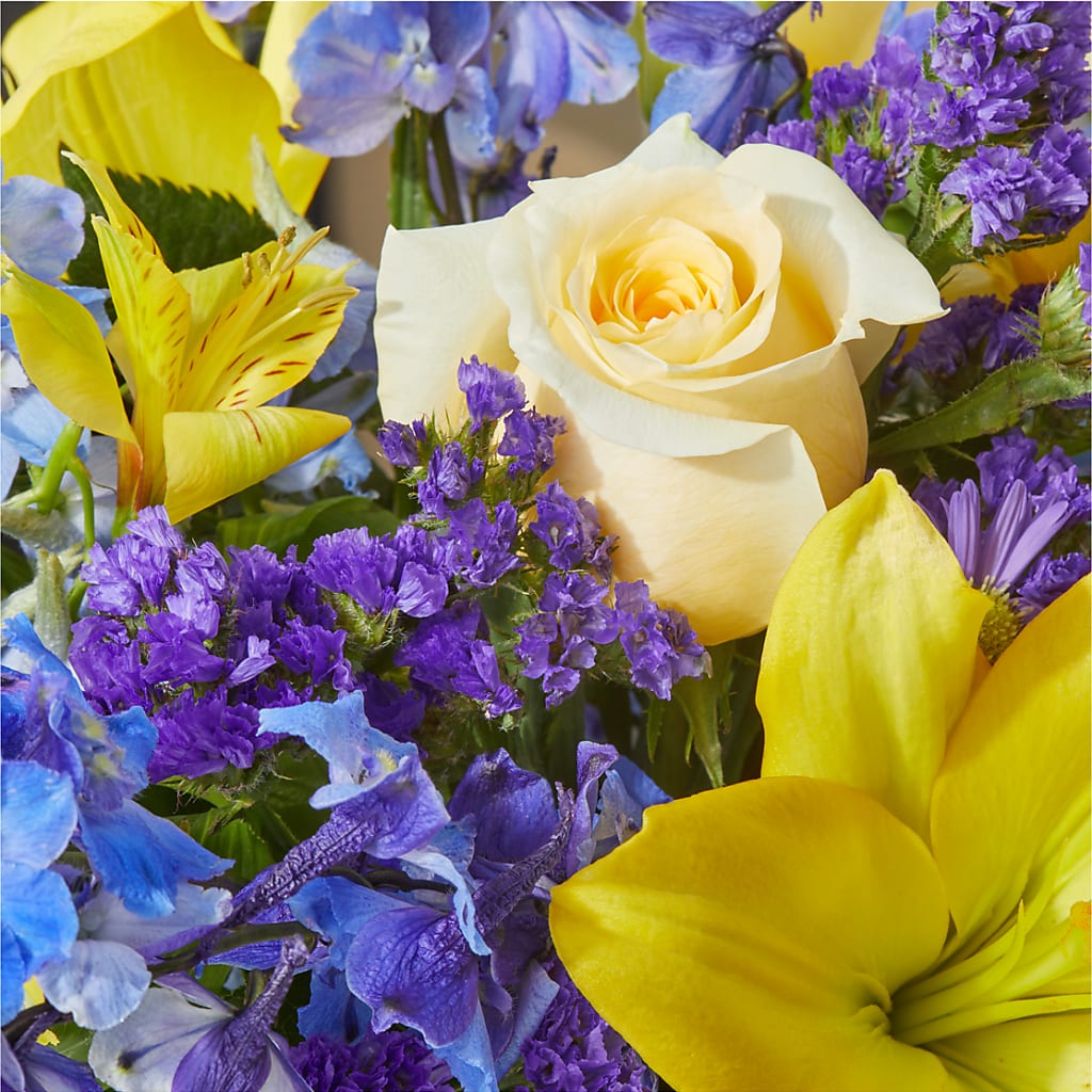 Limoncello Bouquet – C & D FLORAL LTD, Pincher Creek AB