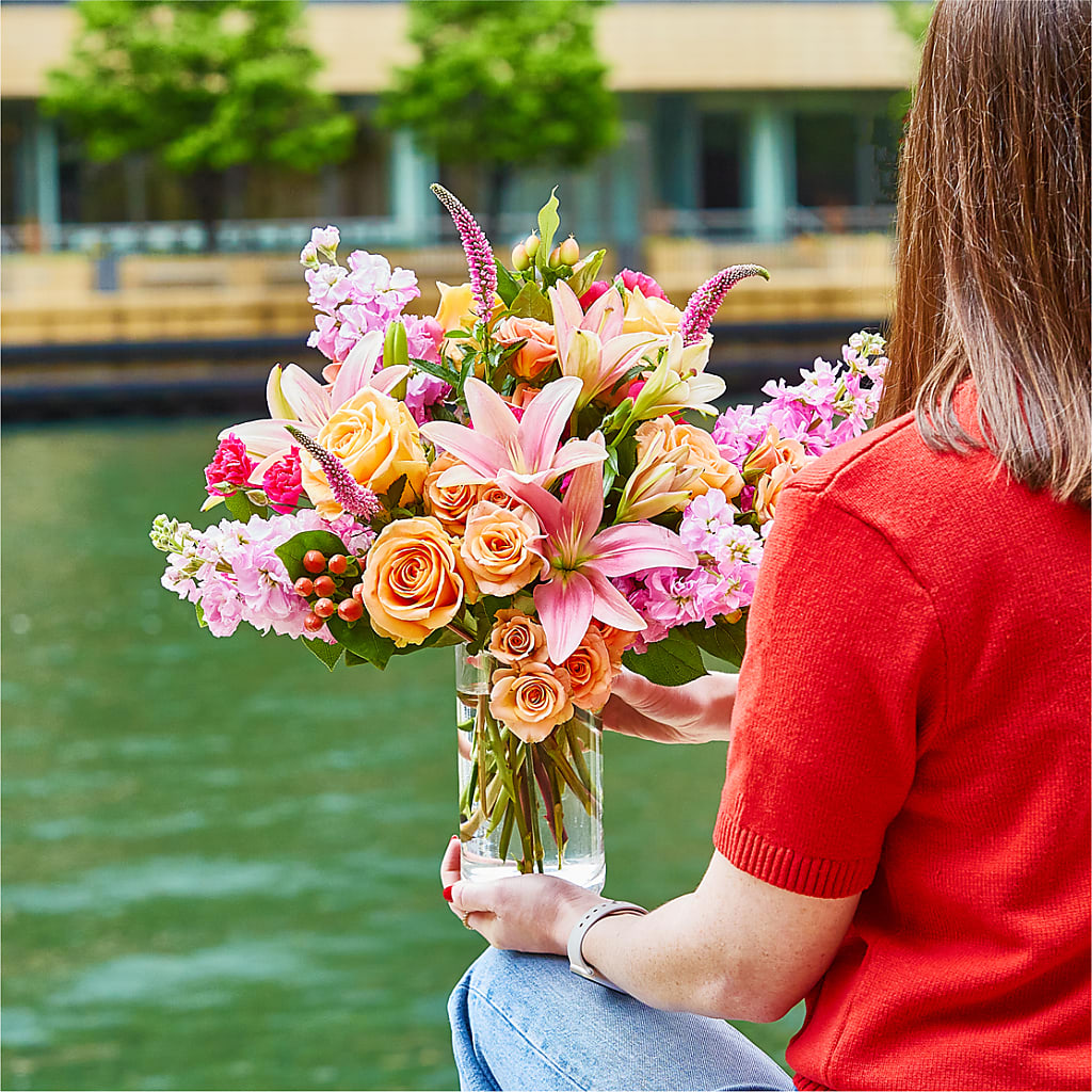 Bisous Bouquet – C & D FLORAL LTD, Pincher Creek AB