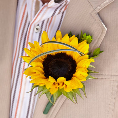 Free Spirit Boutonniere – C & D FLORAL LTD, Pincher Creek AB